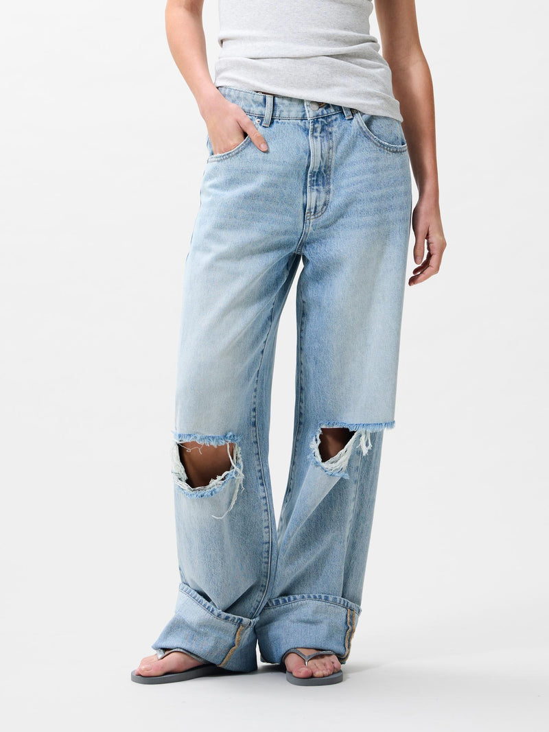 Super loose fit jeans damaged