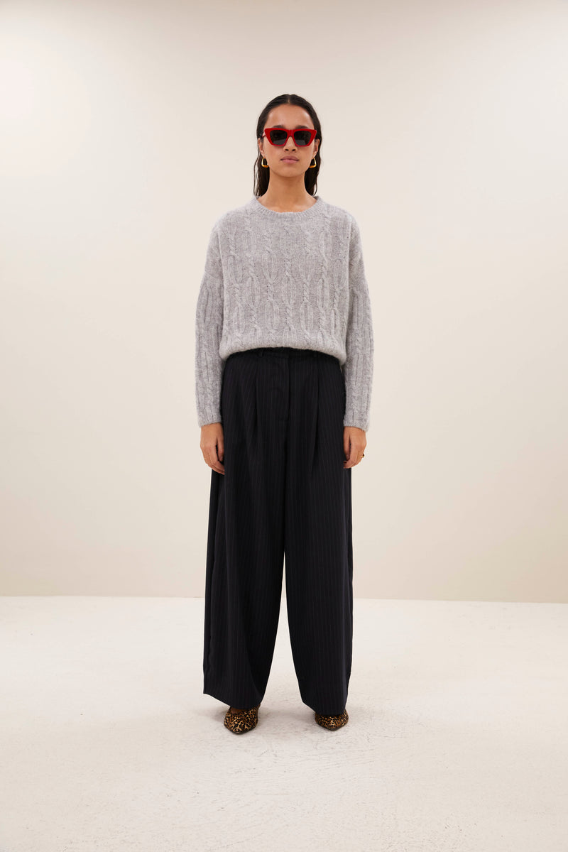 lora pullover