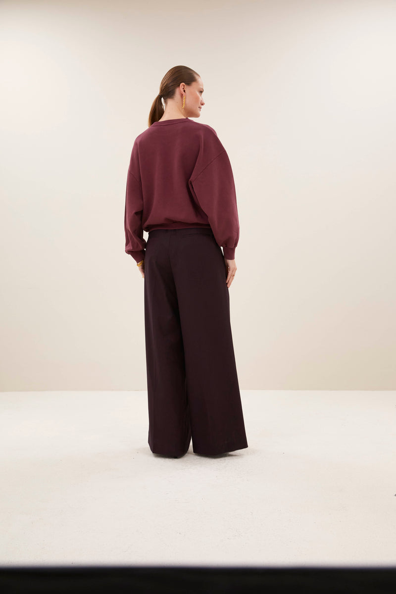 malyn logo sweater