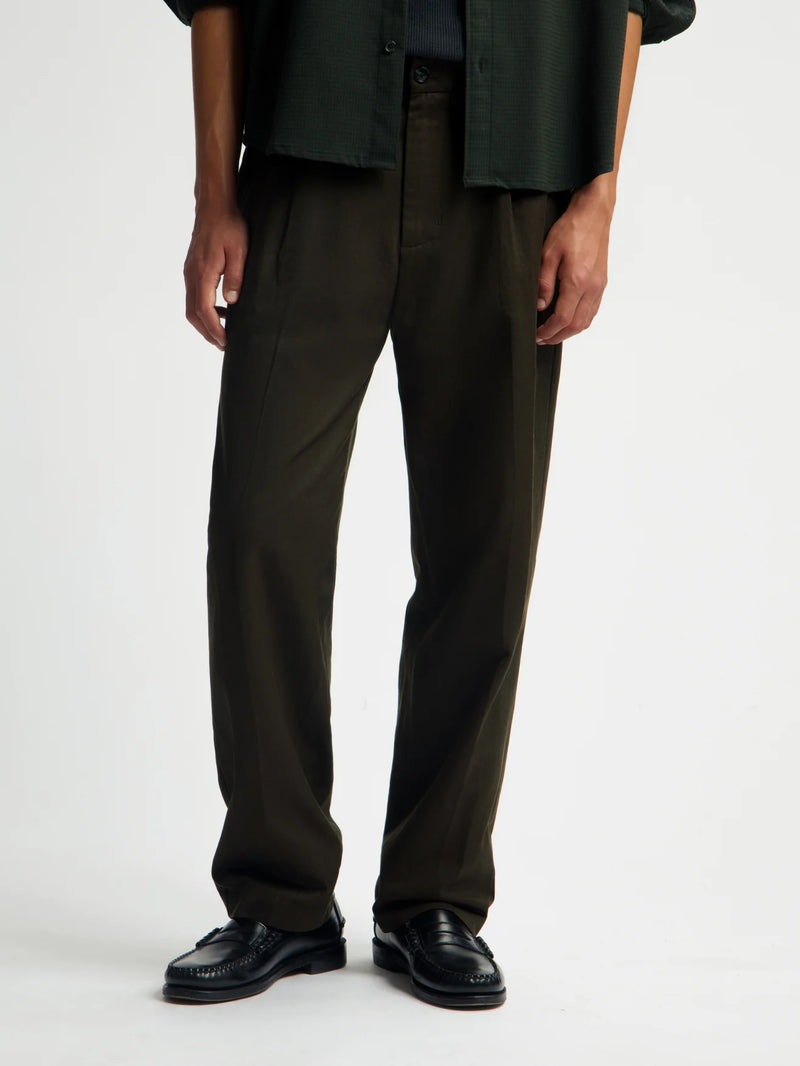 Regular Pleated Pant kombu